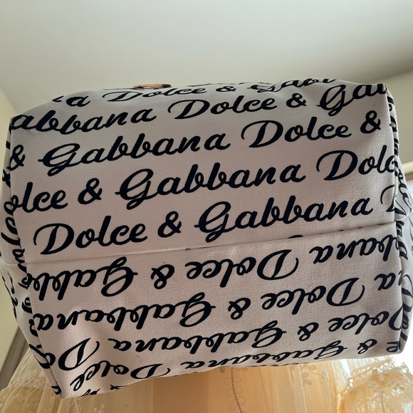 MARCH SPECIAL 🥂🎉🎊 Gently used Authentic Dolce & Gabanna purse - Picture 13 of 16